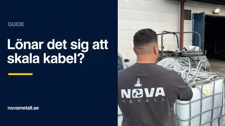 Medarbetare på Nova Metall vid en behållare med kabel i Skånes Fagerhult